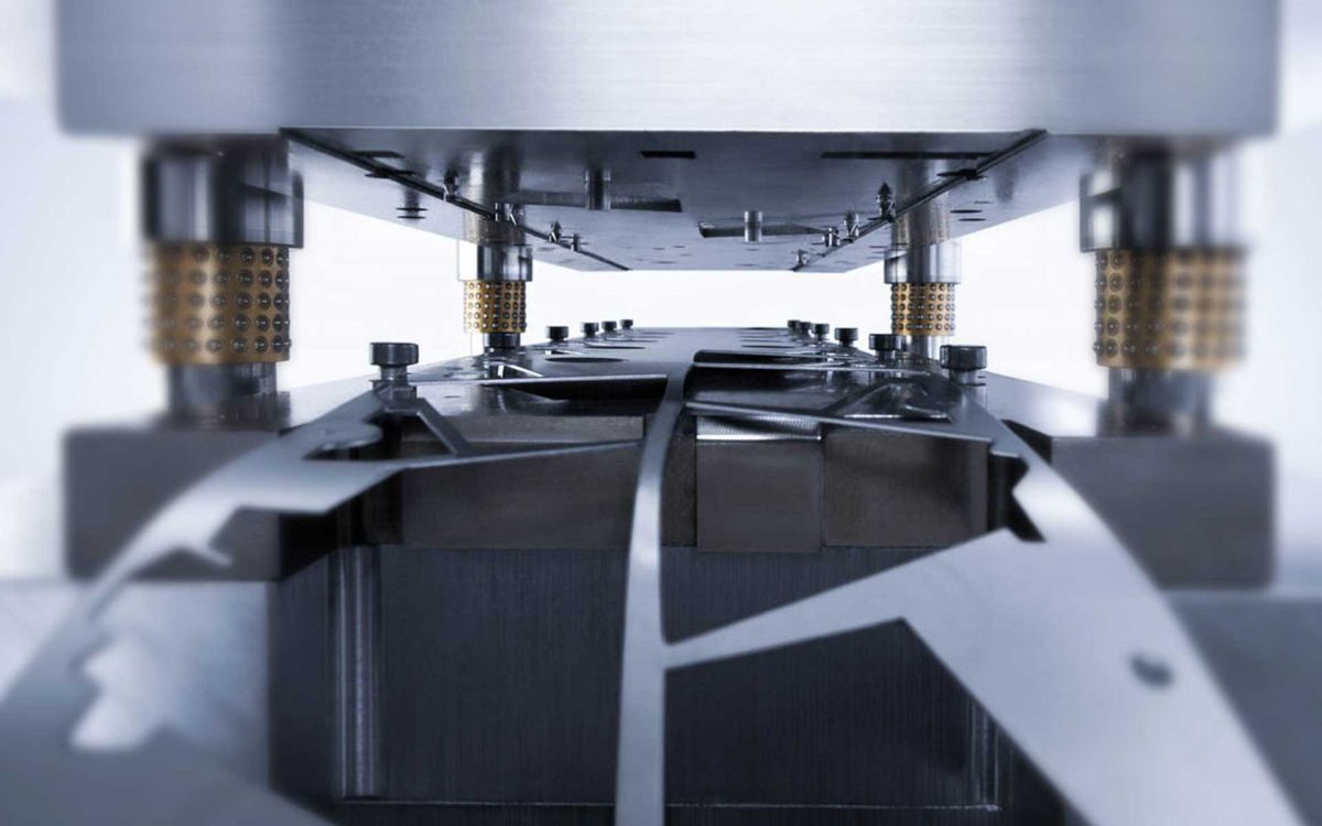 Technology for stamped and bent parts and technical springs