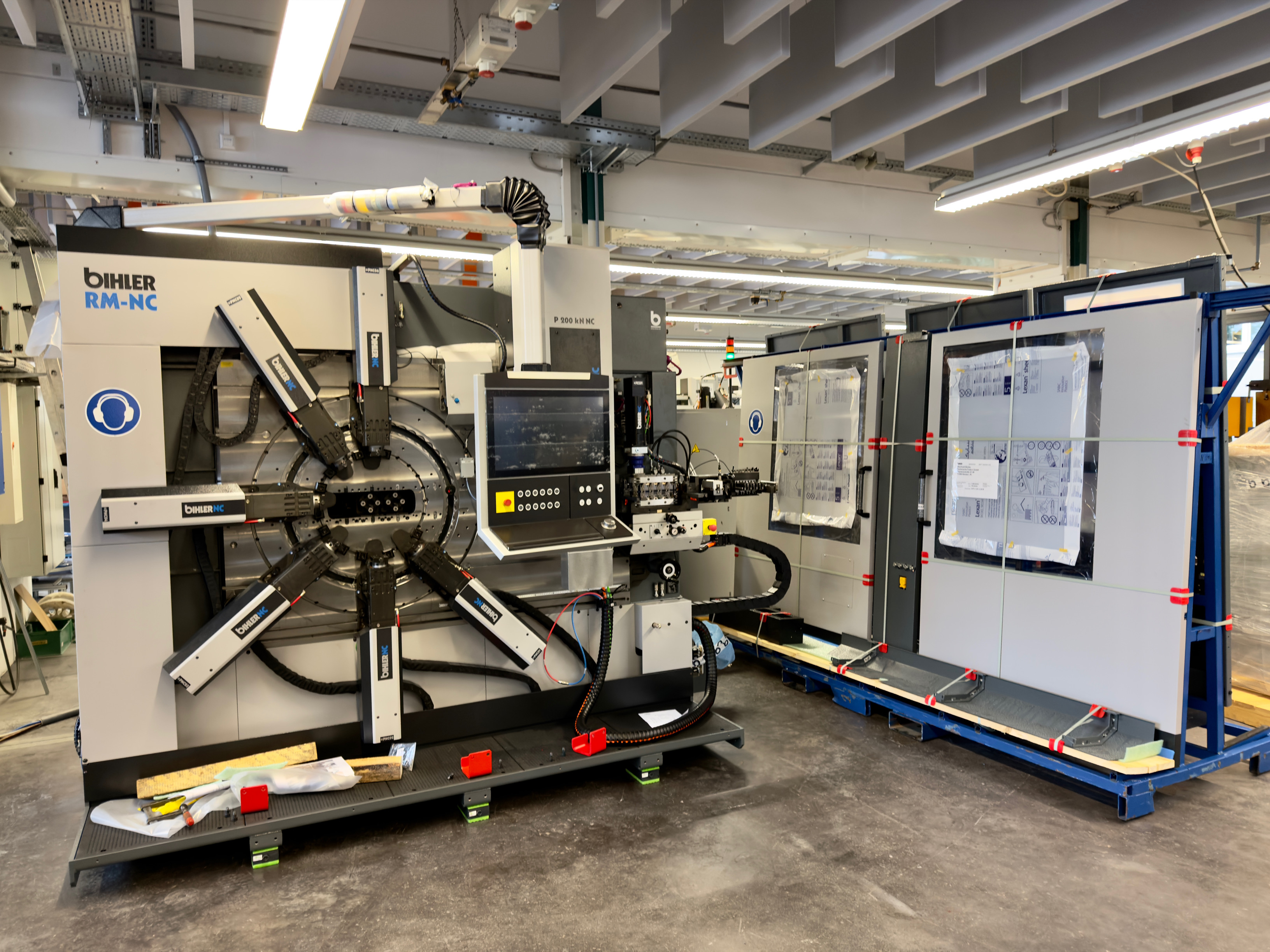 Neuer Stanzbiege-Automat Bihler RM-NC